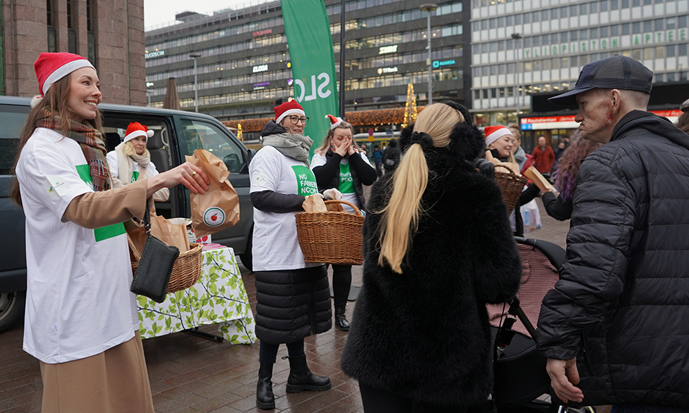 Omenat tekivät kauppansa.