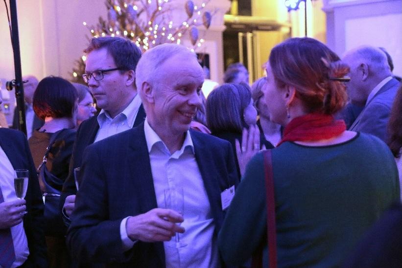 Antti Sahi viestinnän suunnittelija Anne Rauhamäen kanssa MTK:n perinteisillä Tuomaanpäivillä